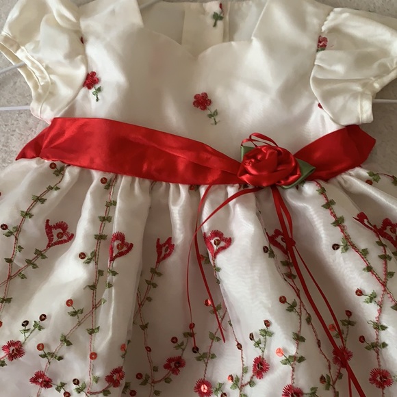 La Princess dress for a 12 months old baby girl. - Picture 7 of 8